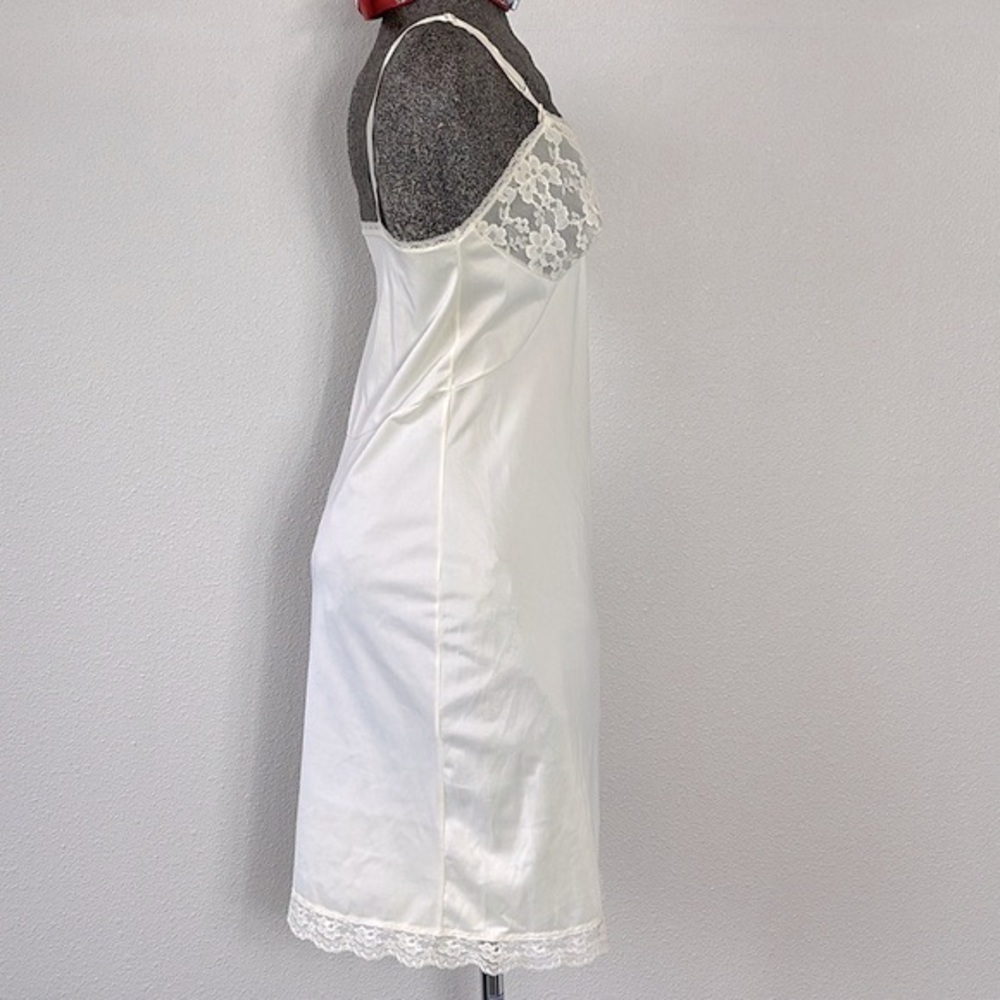 Vintage Sears The Doesn’t Slip Short Slip Dress 60s Nylon Anti-Cling Lingerie 32 - Picture 3 of 16